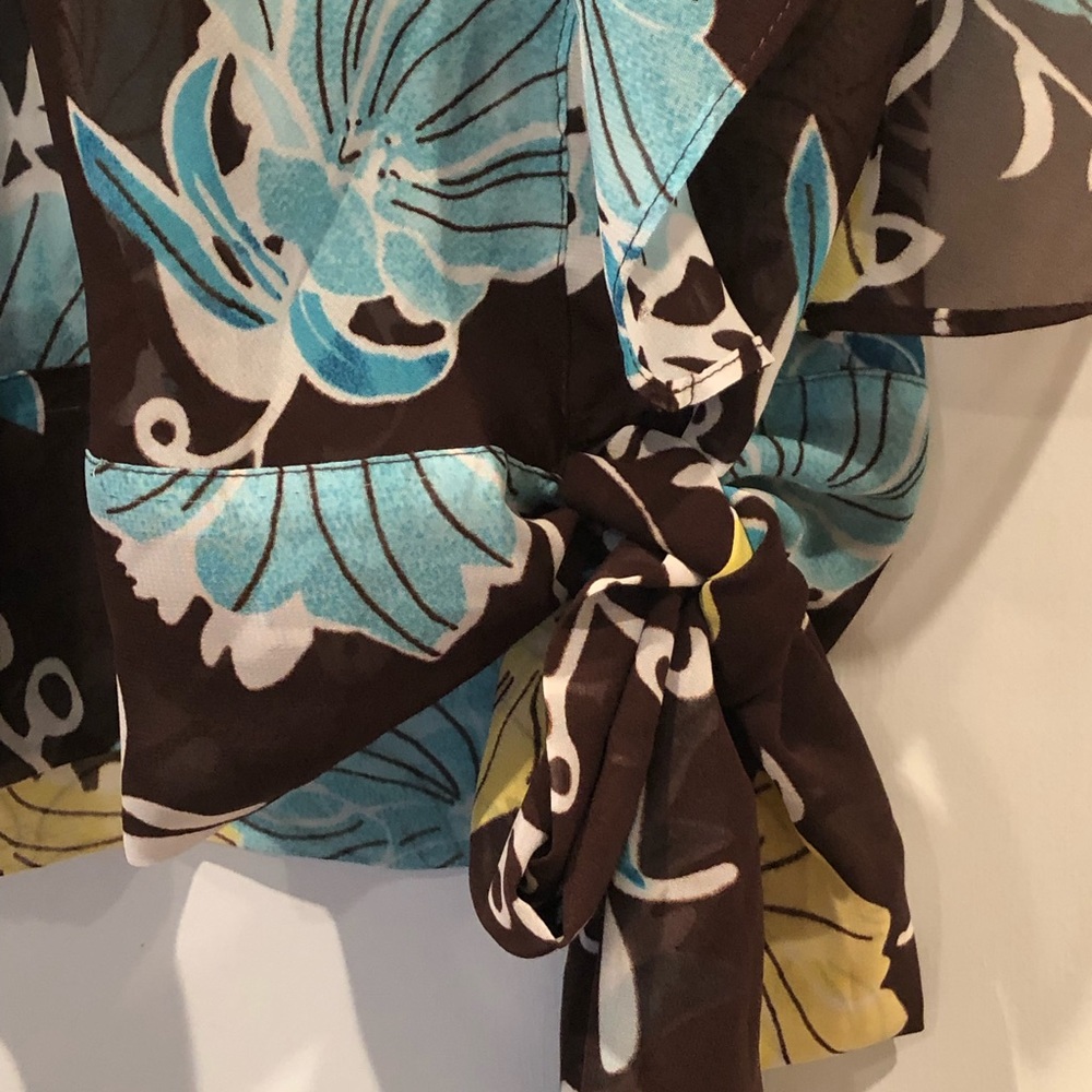 Vintage Newsworthy Flower Print Top w/side tie - Picture 6 of 8